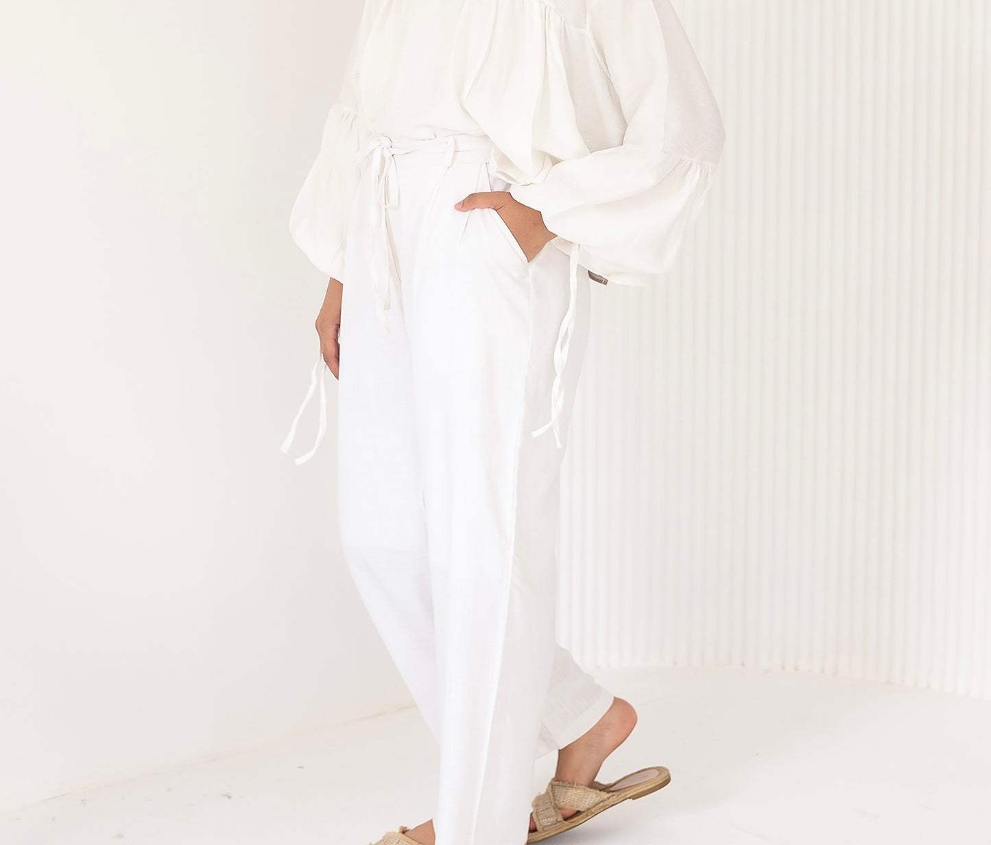 Pure linen pants in white