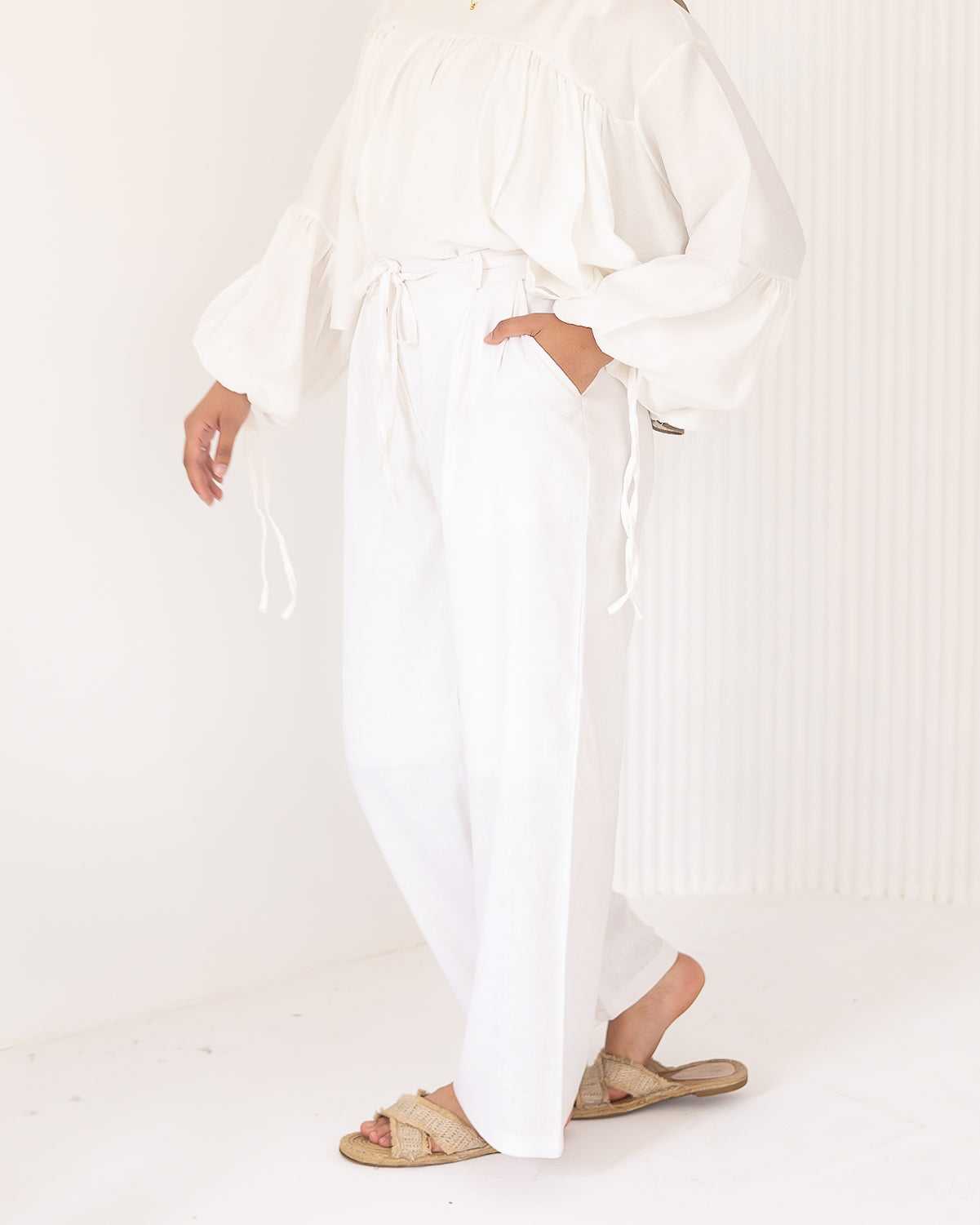 Pure linen pants in white