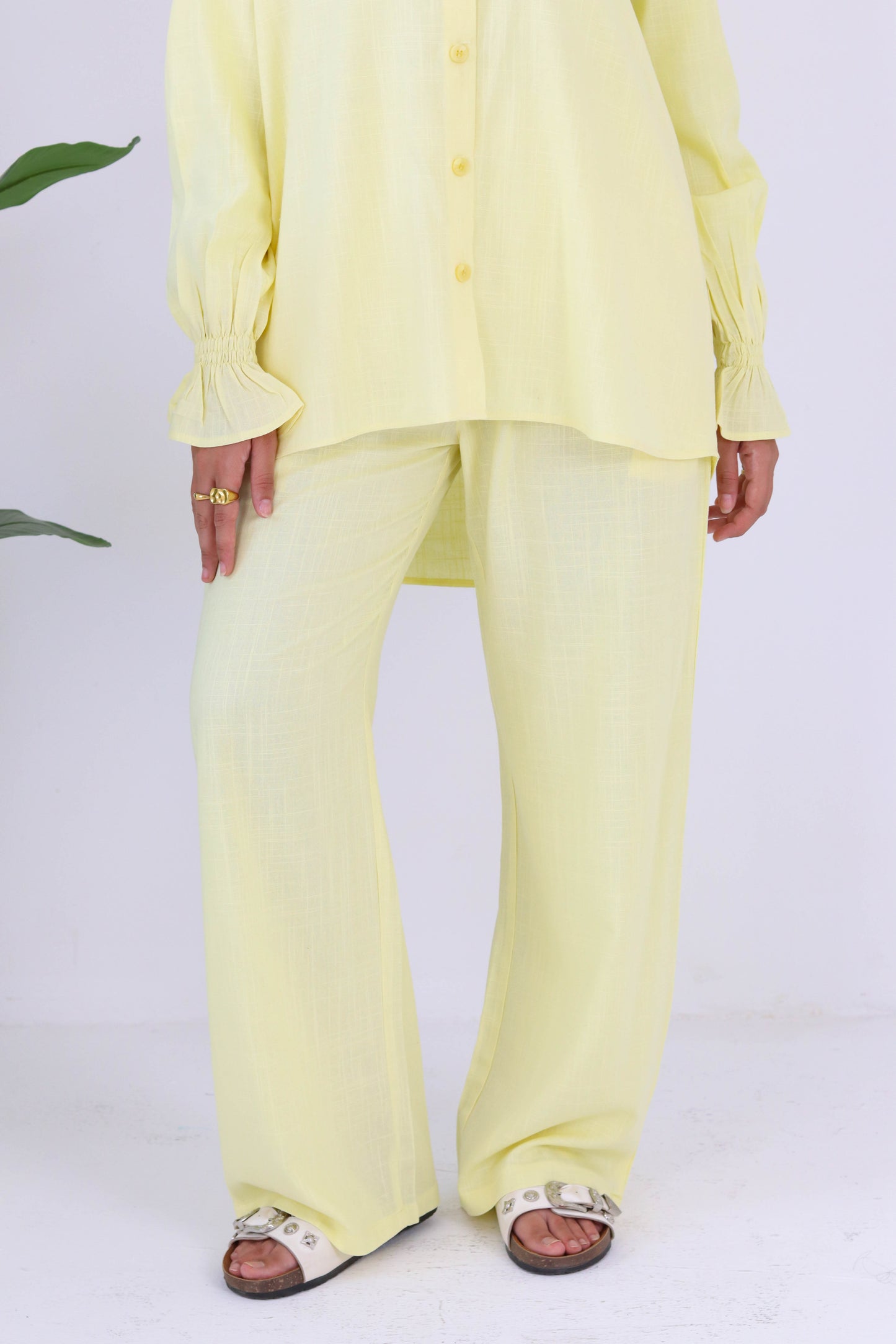 Everyday linen set in yellow