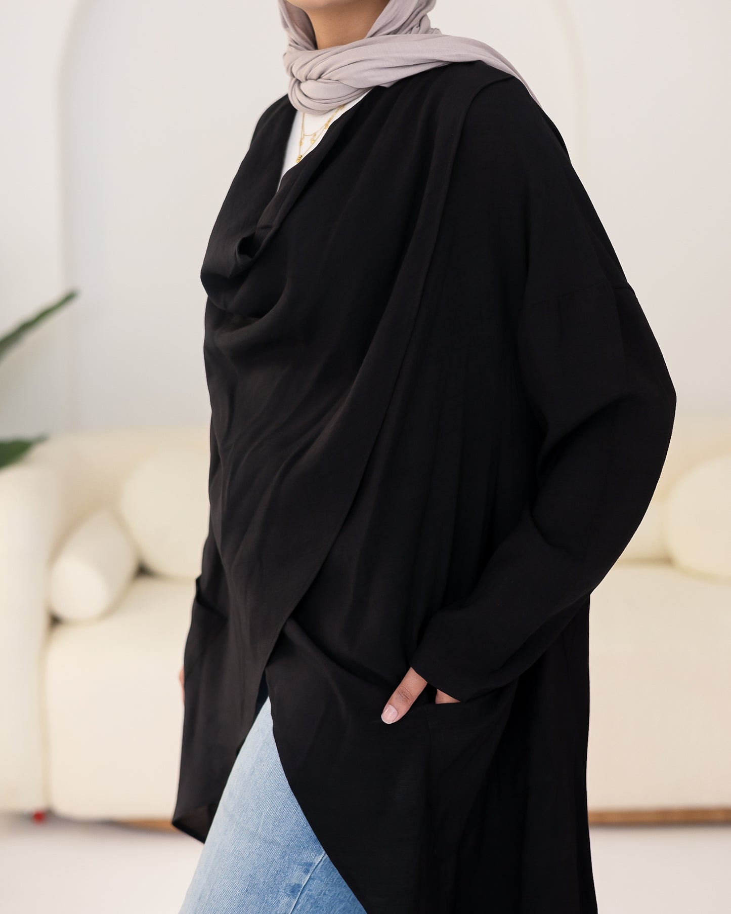 Flowy blouse in black