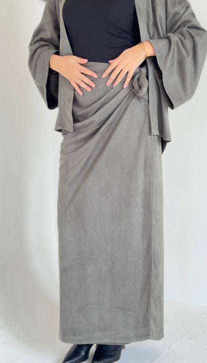 ‏  Aura Suede Set Olive