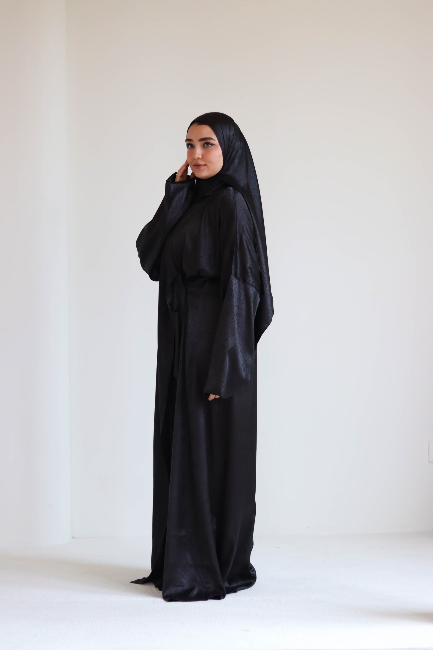 BLACK SATIN ISDAL