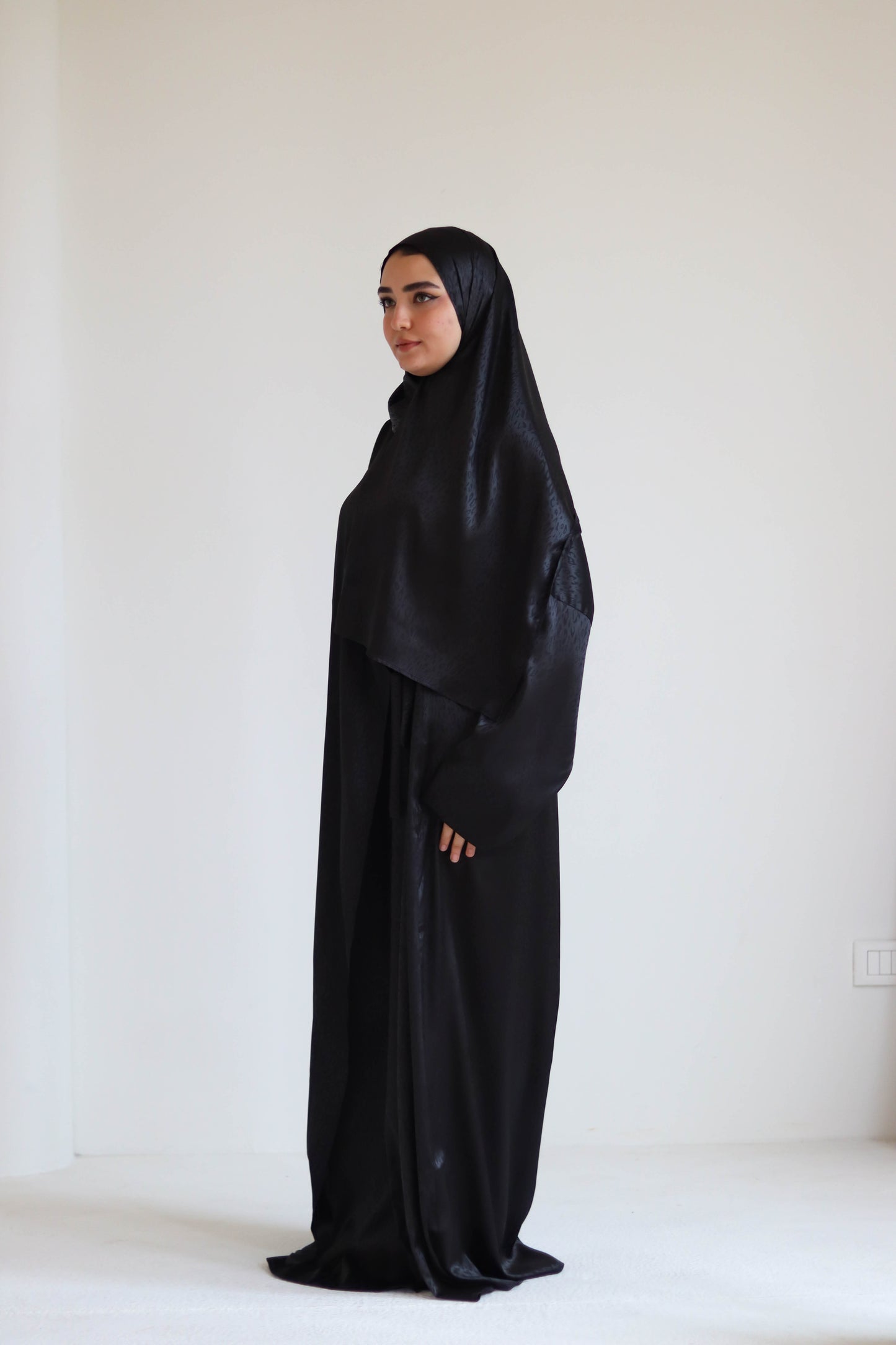BLACK SATIN ISDAL