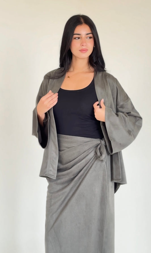 ‏  Aura Suede Set Olive