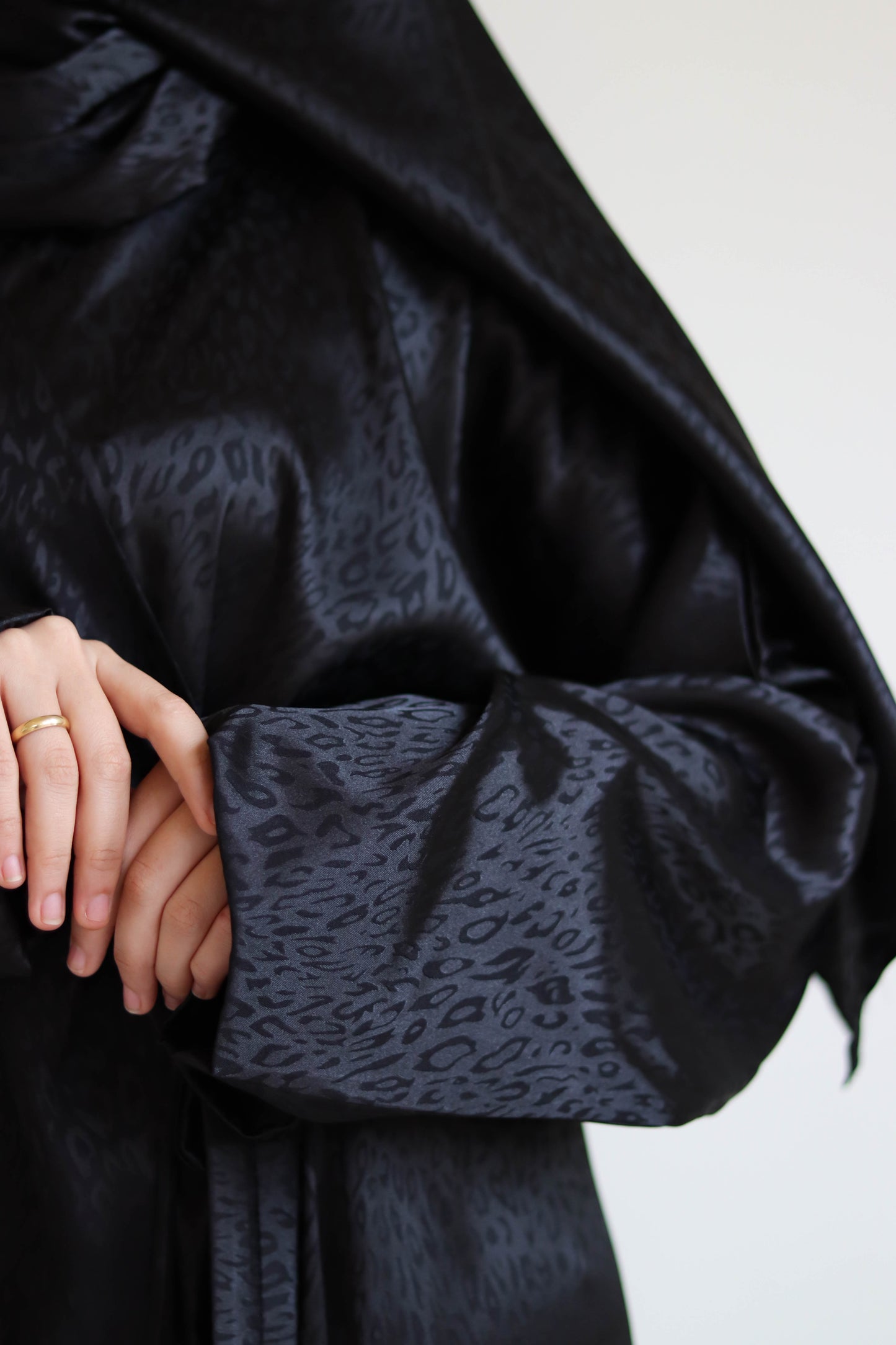 BLACK SATIN ISDAL
