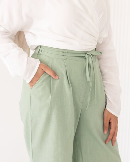 Pure linen pants in mintgreen